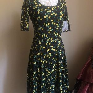 Lularoe Lemons Nicole dress! Knee length size Medium!🍋🍋🍋